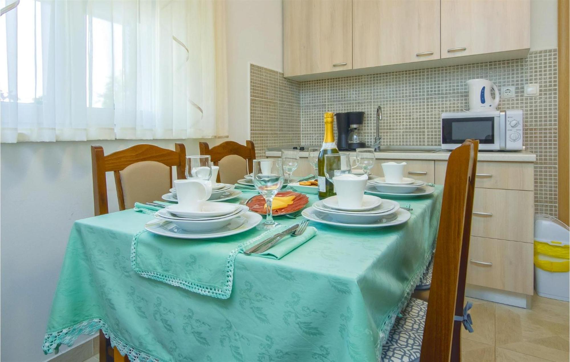 2 Bedroom Awesome Apartment In Mali Rat Sumpetar Eksteriør billede